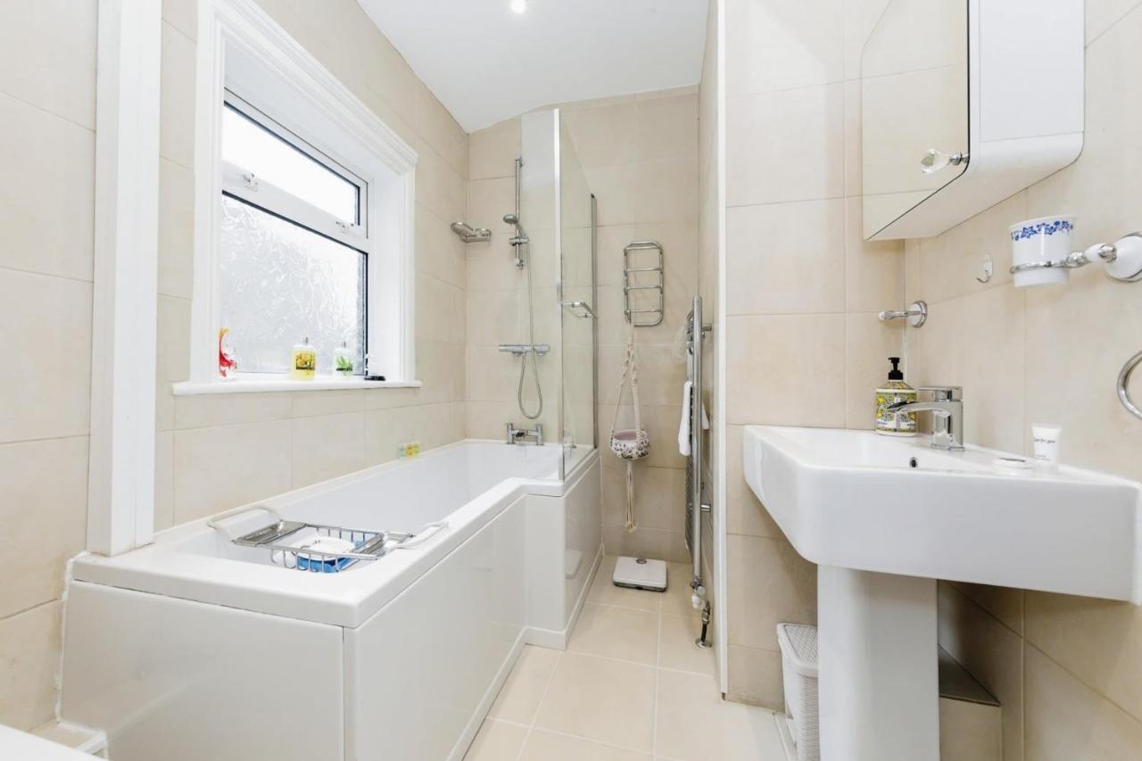 Your Chic 3Br Home Comfort And Style In 伦敦 外观 照片