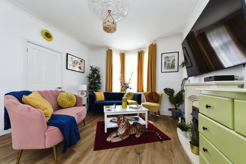 Your Chic 3Br Home Comfort And Style In 伦敦 外观 照片