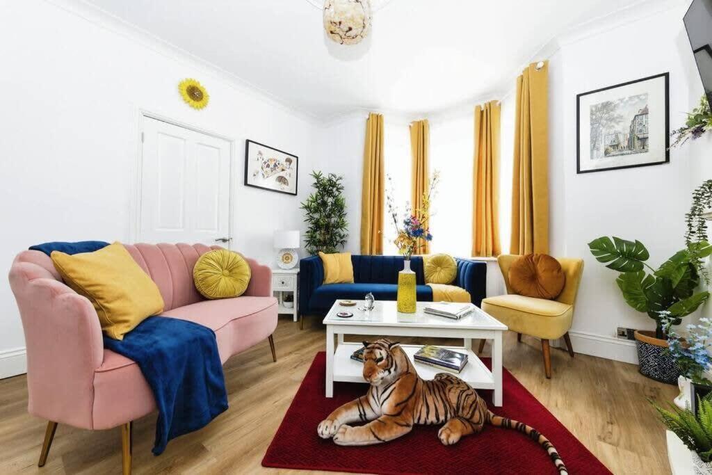 Your Chic 3Br Home Comfort And Style In 伦敦 外观 照片